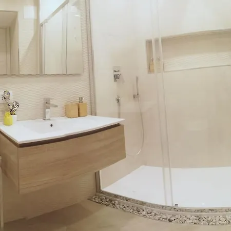 住宿加早餐酒店 Panorama 皮亚扎-阿尔梅里纳