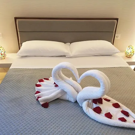 住宿加早餐酒店 Panorama 皮亚扎-阿尔梅里纳