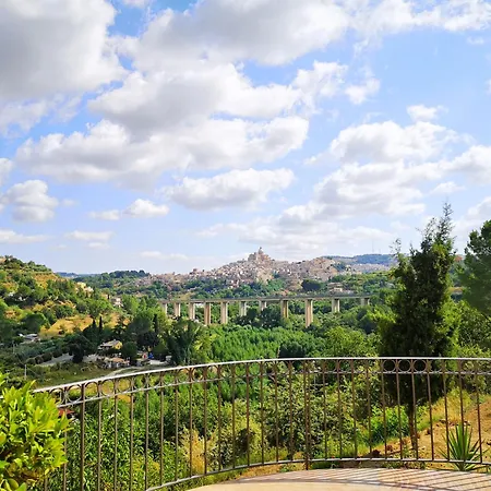 住宿加早餐酒店 Panorama 皮亚扎-阿尔梅里纳