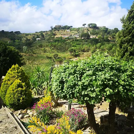 Panorama Bed & Breakfast 4*