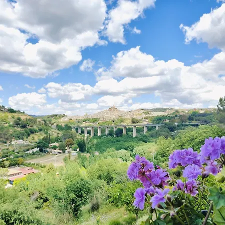 住宿加早餐酒店 Panorama 皮亚扎-阿尔梅里纳